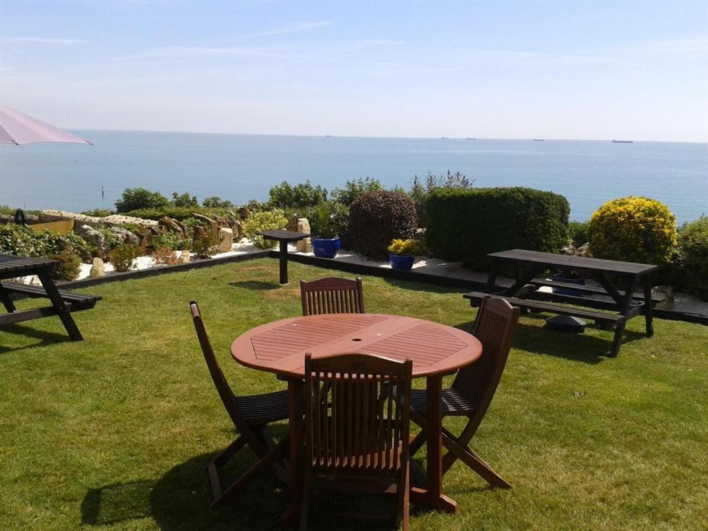 The Cliff Hall Shanklin Bagian luar foto